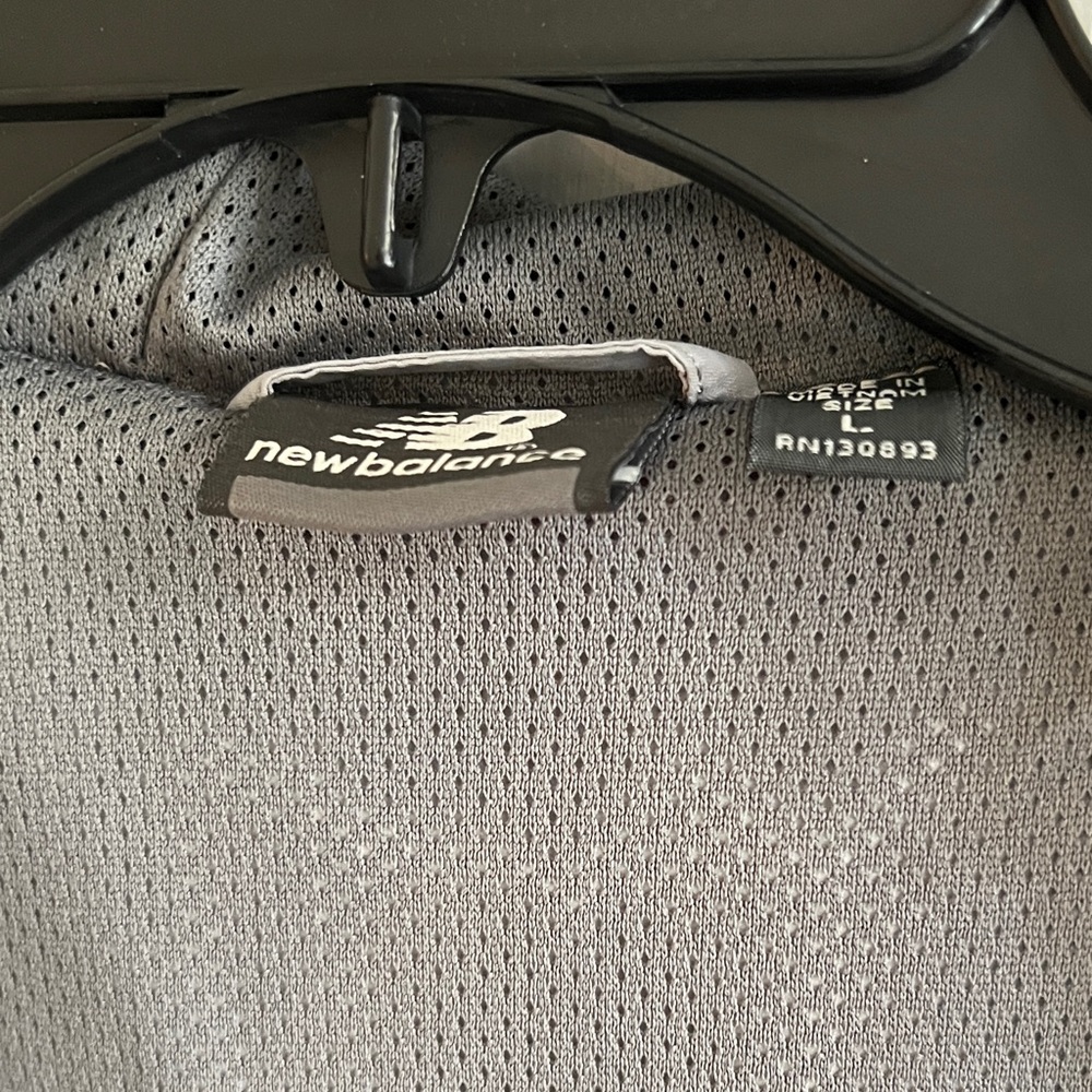 New Balance Light Gray Mesh windbreaker Jacket - Picture 2 of 4